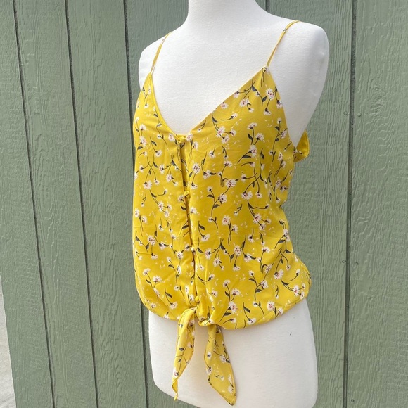 [Free add on item] Sienna Sky floral print sleeveless top - Picture 2 of 7